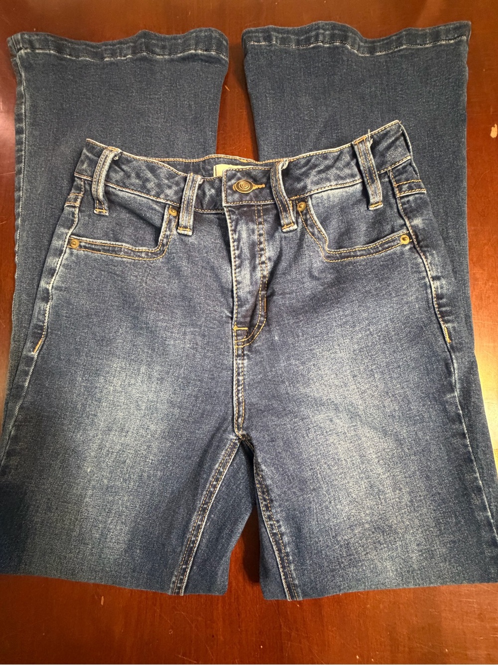 Wrangler High-Rise Fierce Flare - Size 8x28 - Viral Western Flare!